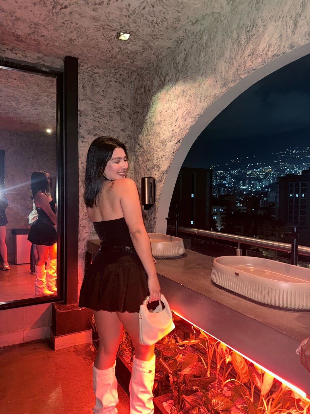 Live girl online now on SuperLive — Samanta